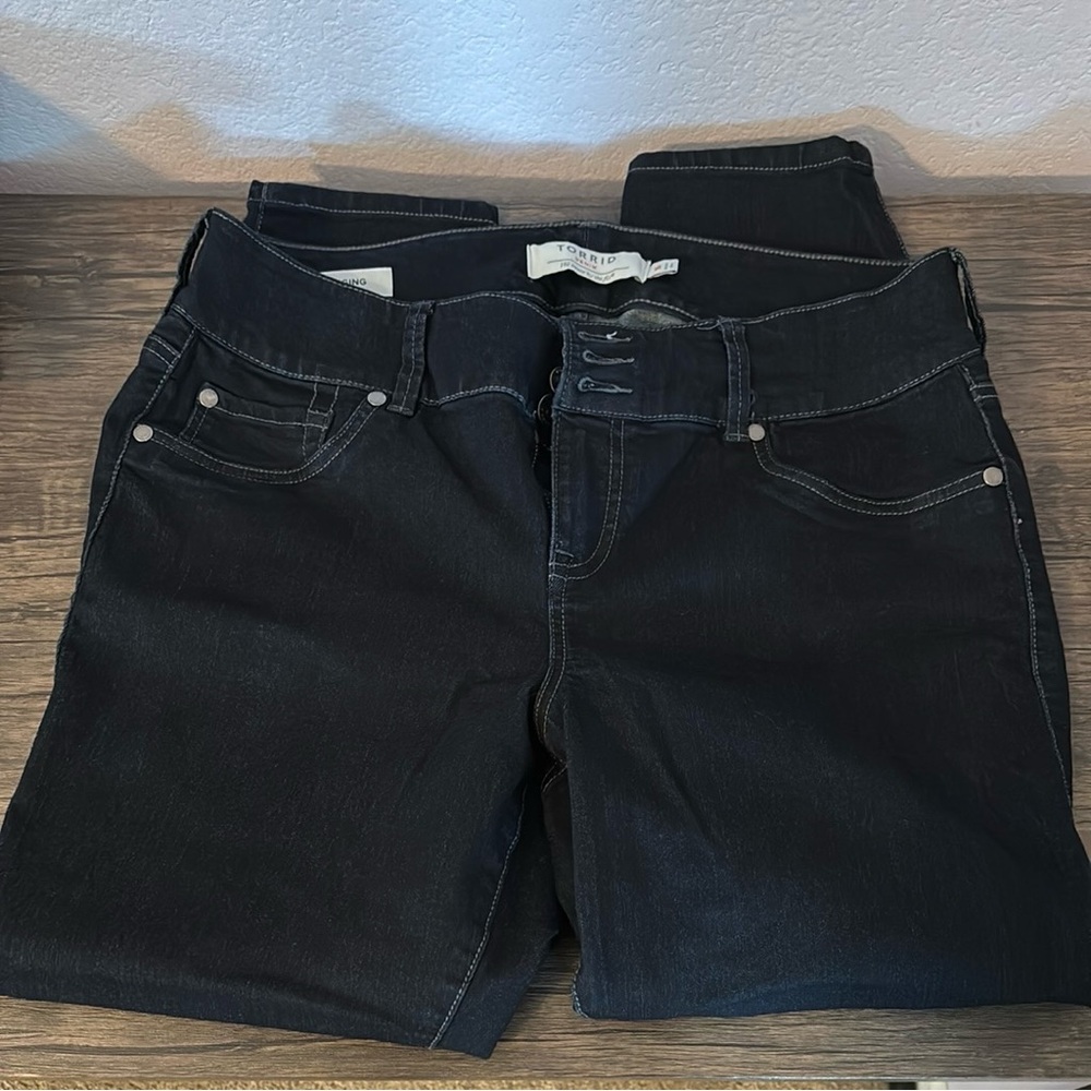 Torrid women’s denim jeggings size 16